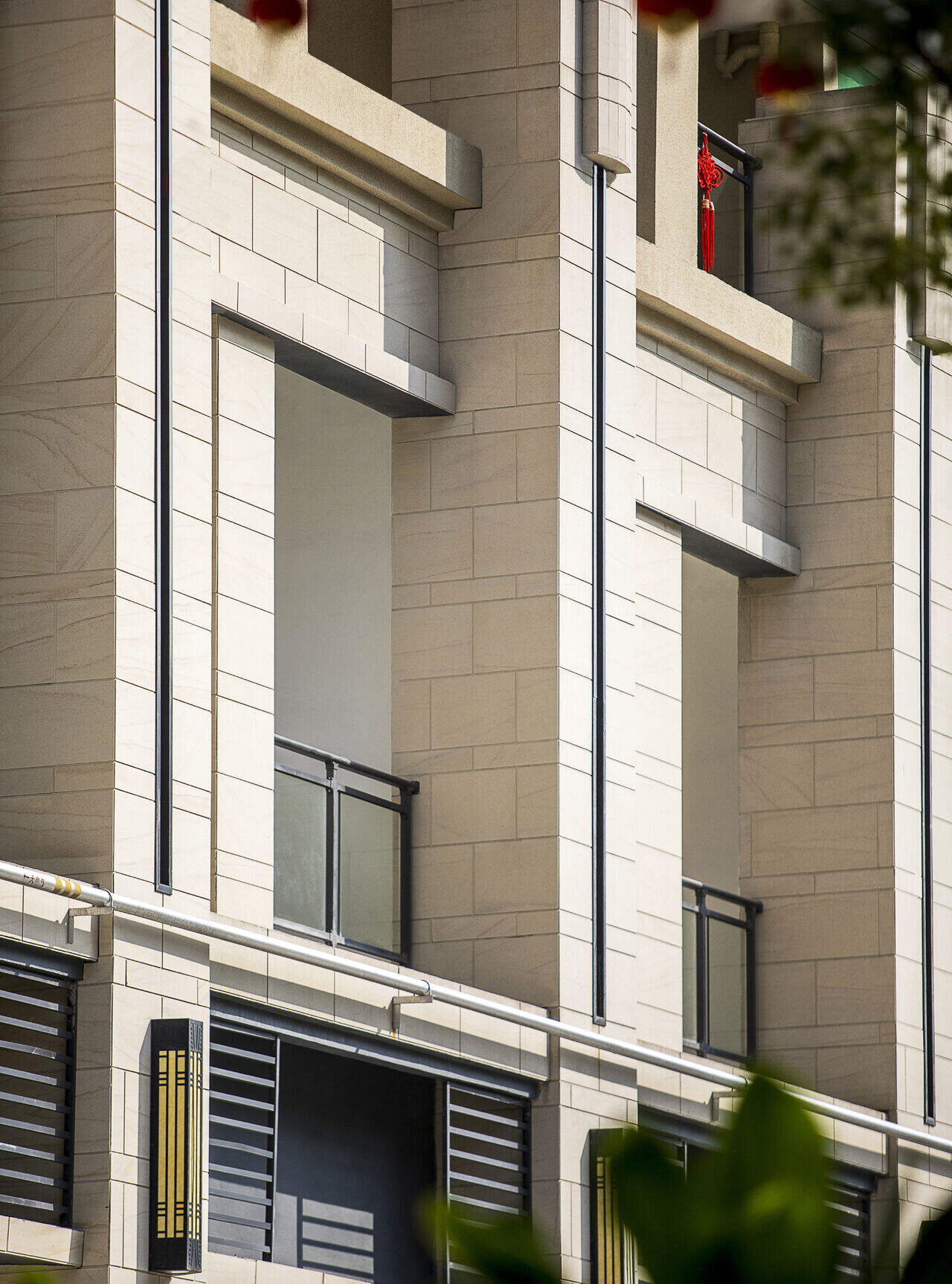 【From Texture to Performance: Stone Aesthetics Without Traditional Limitations】