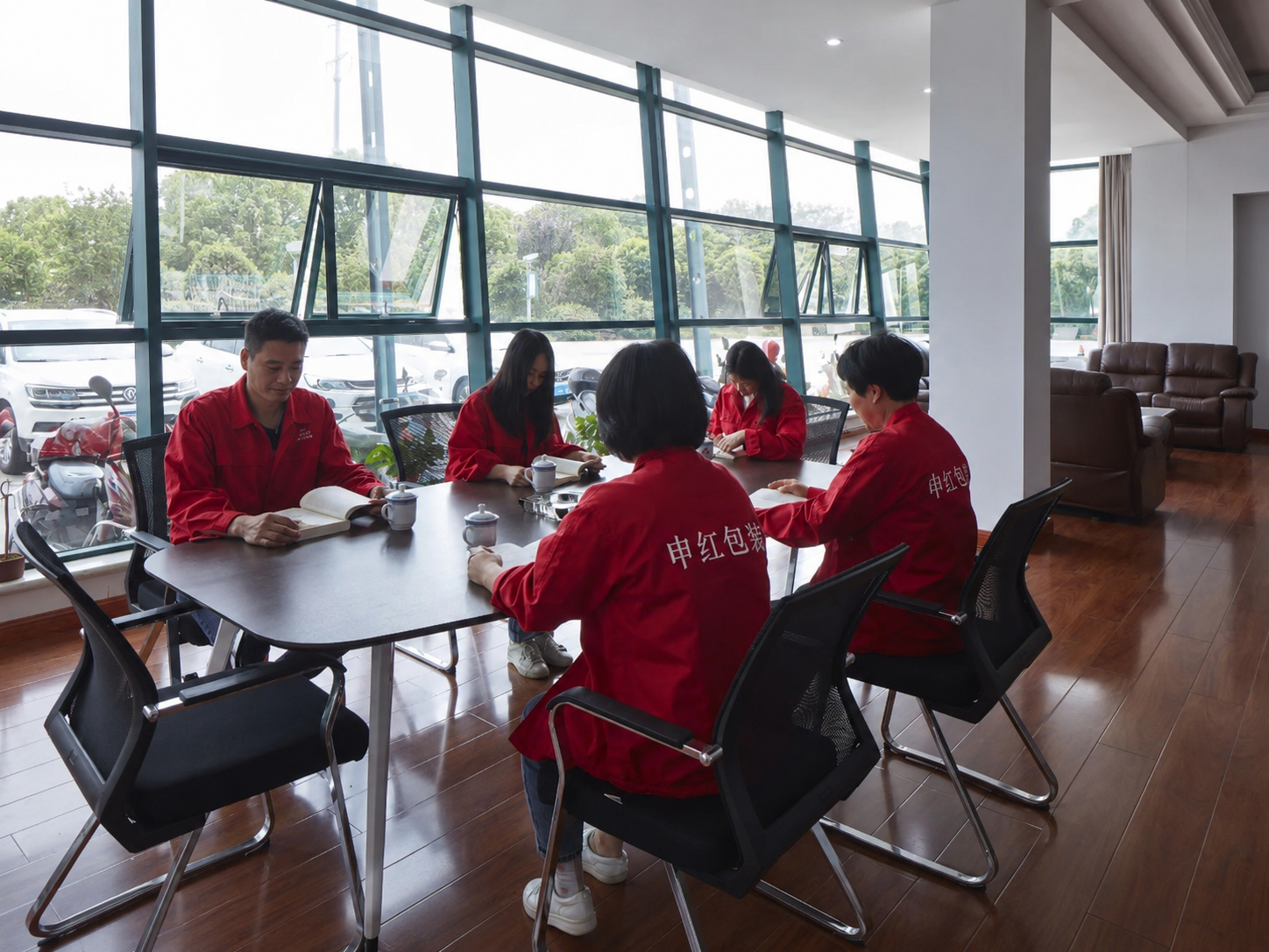 Shenhong team at work
